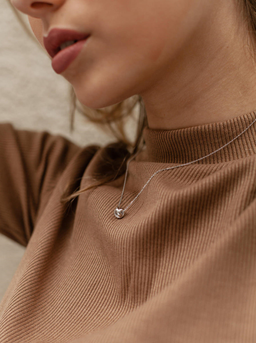 Collar pequeño forma lazo con circonitas-LINEARGENT