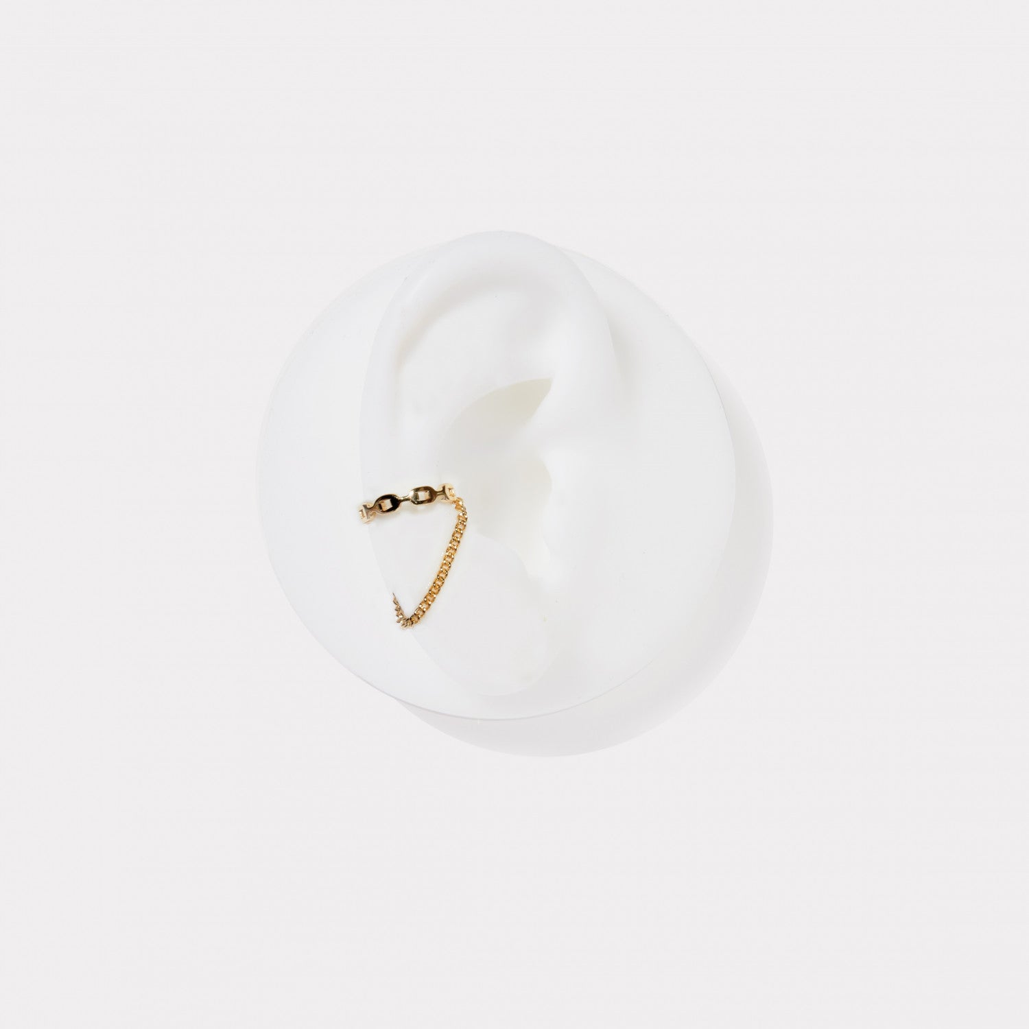 Ear cuff de plata bañada en oro diseño doble cadena colgante-LINEARGENT