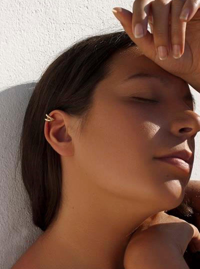 Ear cuff en plata bañda en oro diseño trenzado