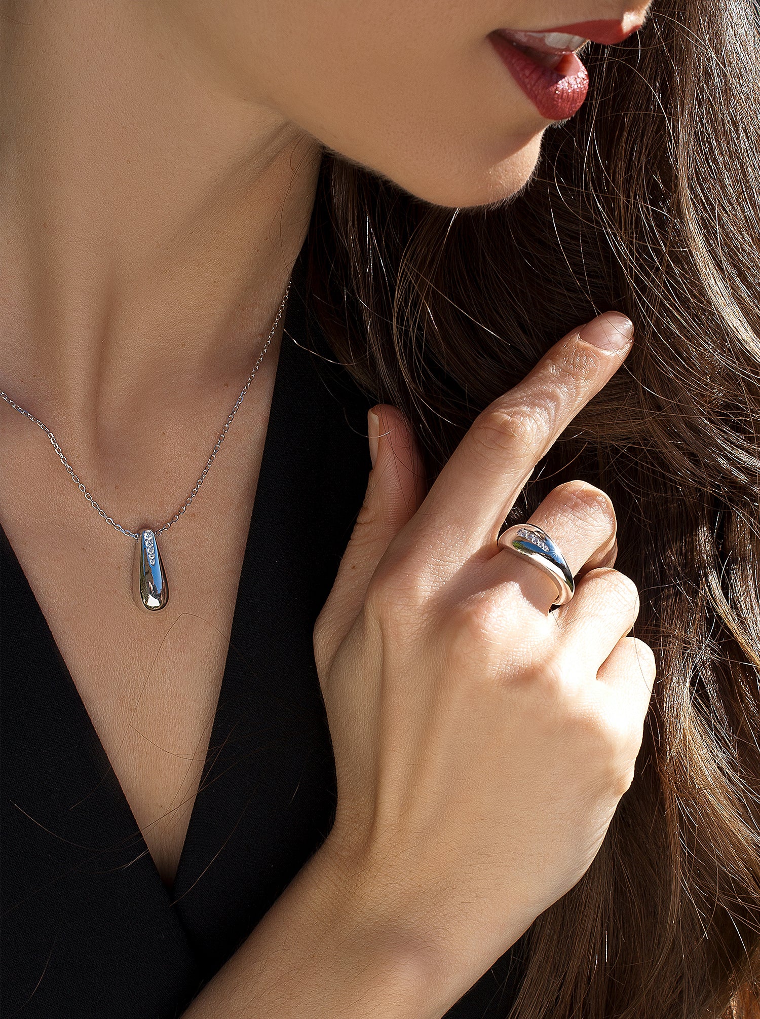 Anillos circonitas de plata con detalle tira de cinco circonitas