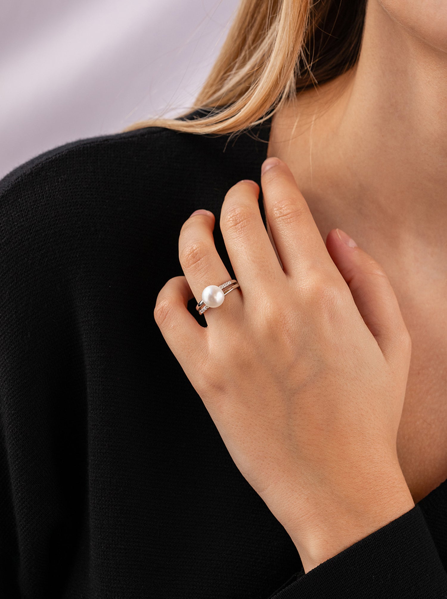 Bague double perle ornée de zirconiums cubiques