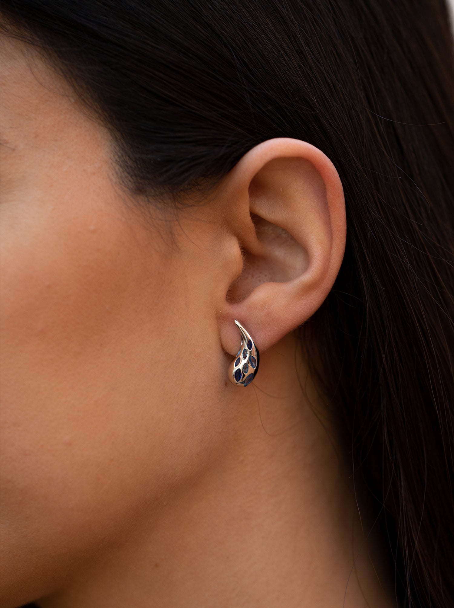 Pendientes con piedras diseño gota en tono azul