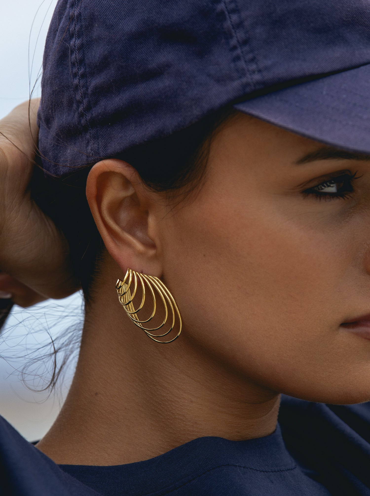 Pendientes originales en plata bañada en oro de diseño vanguardista