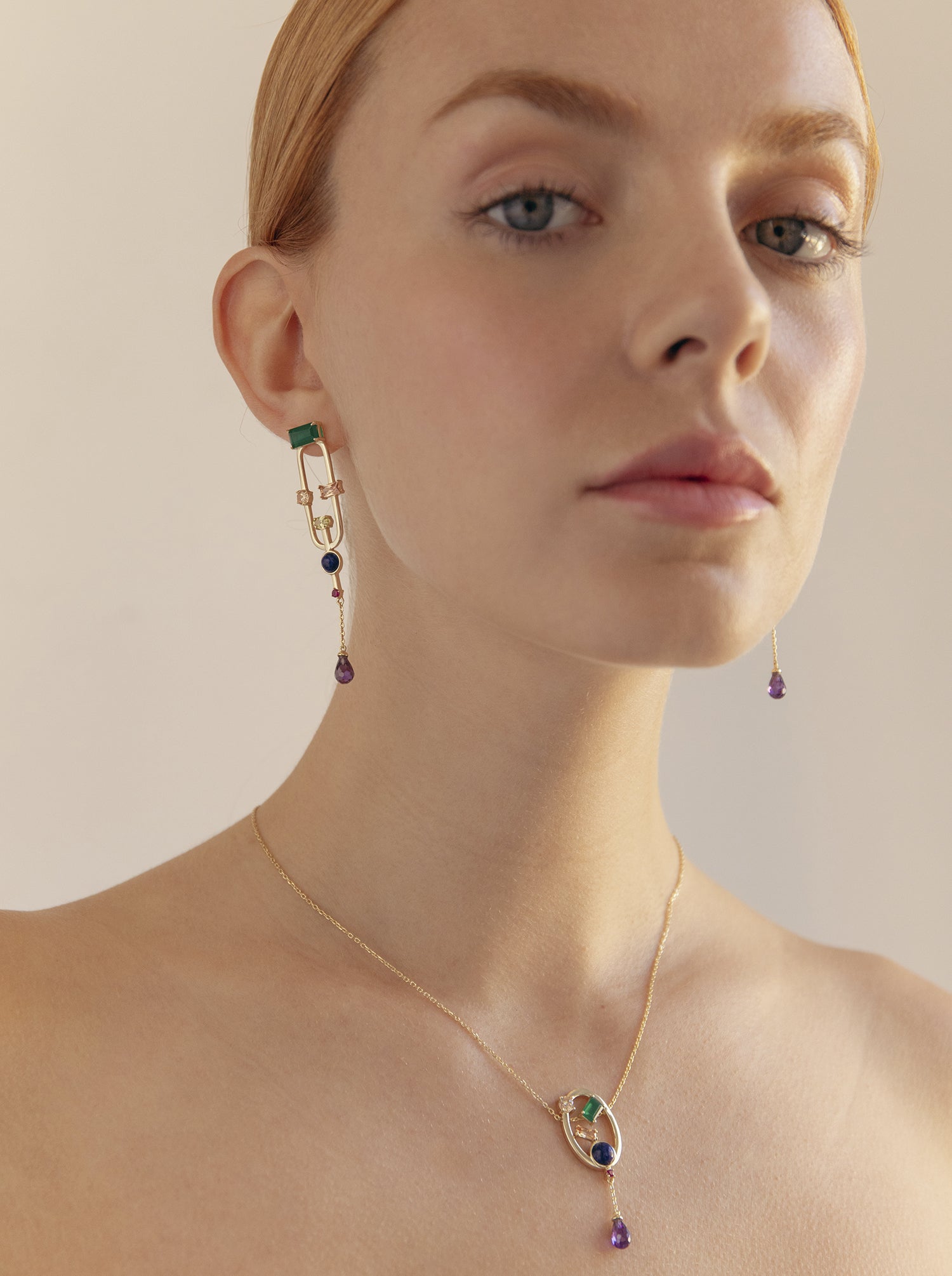 Pendientes originales de diseño vanguardista con gemas