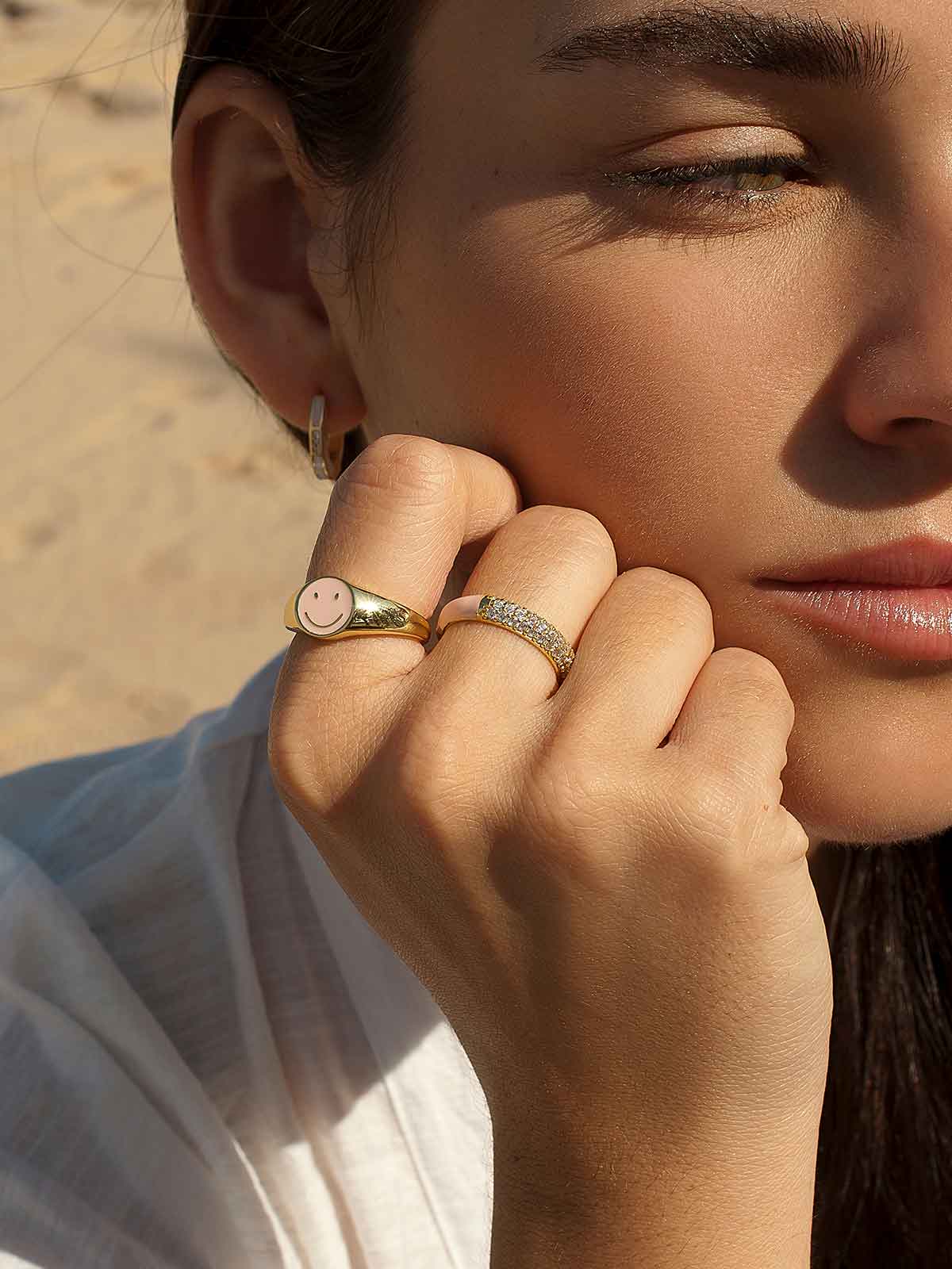 Smile design signet ring with enamel and gold plating