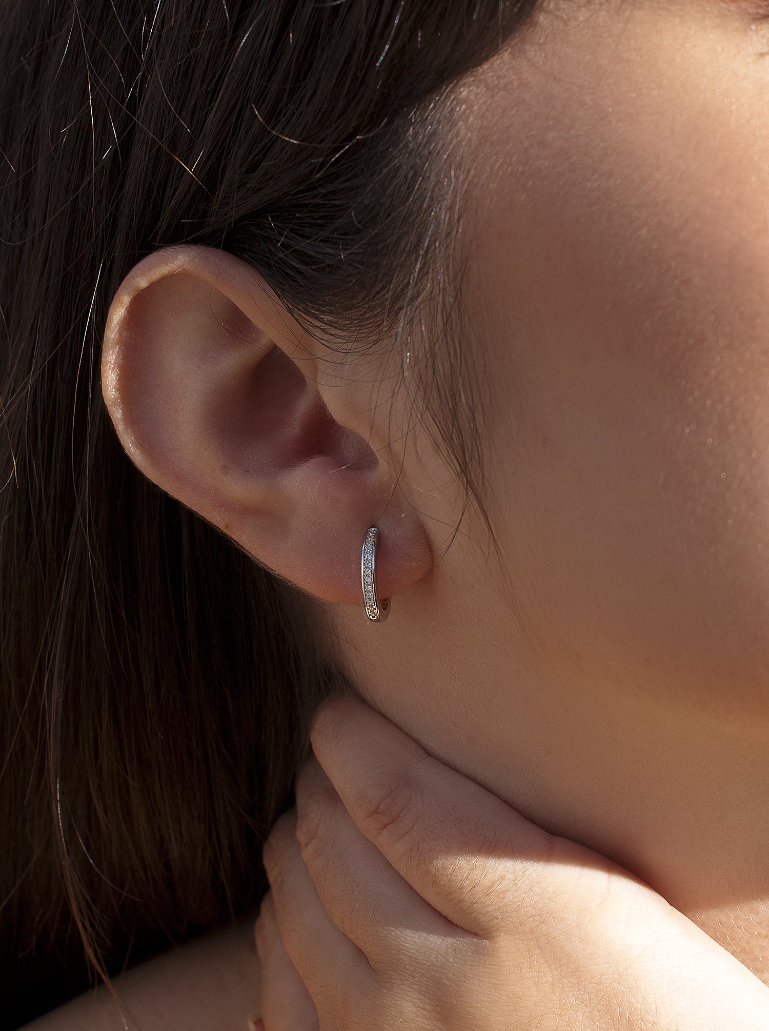 Pendientes aro de plata diseño mini con circonitas