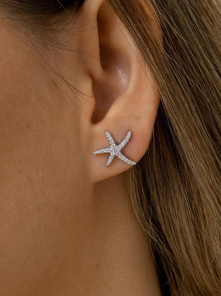 Pendientes brillantes pequeños con motivo de estrella de mar-LINEARGENT