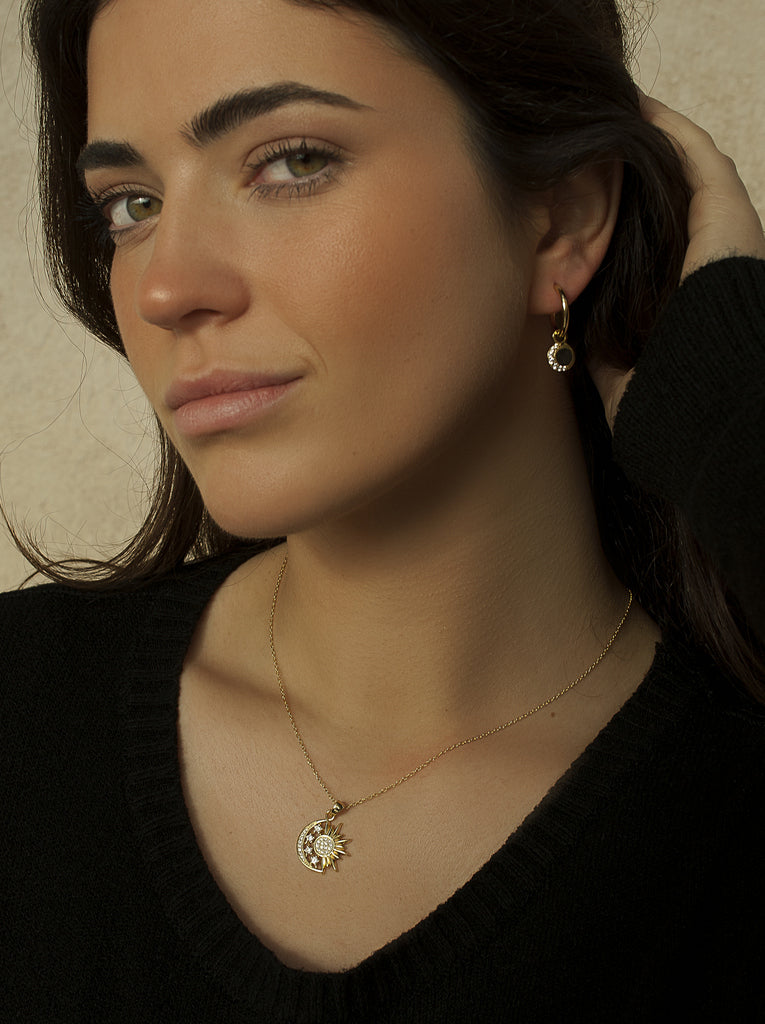 Pendientes con colgantes diseño medalla con circonitas