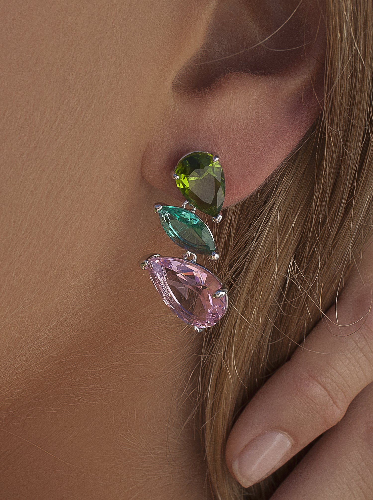 Boucles d'oreillespierres couleurs design tres gemmes taille pera