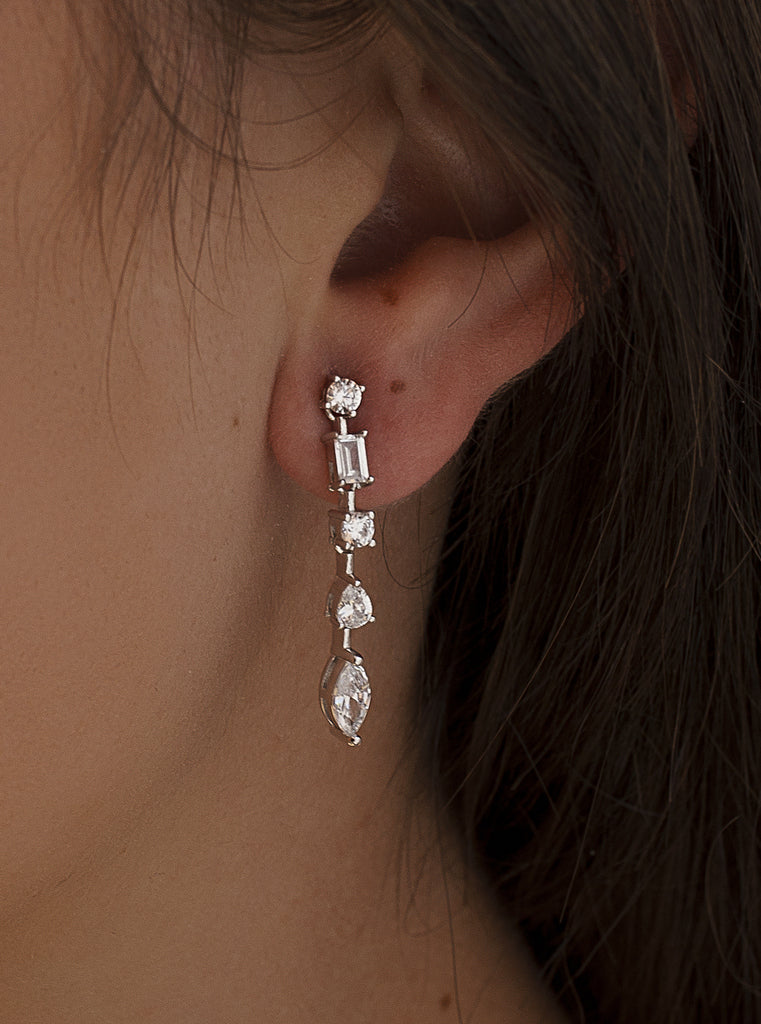 Pendientes de plata con circonitas blancas geométricas