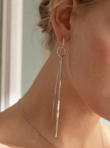Pendientes largos de plata finos diseño brillante