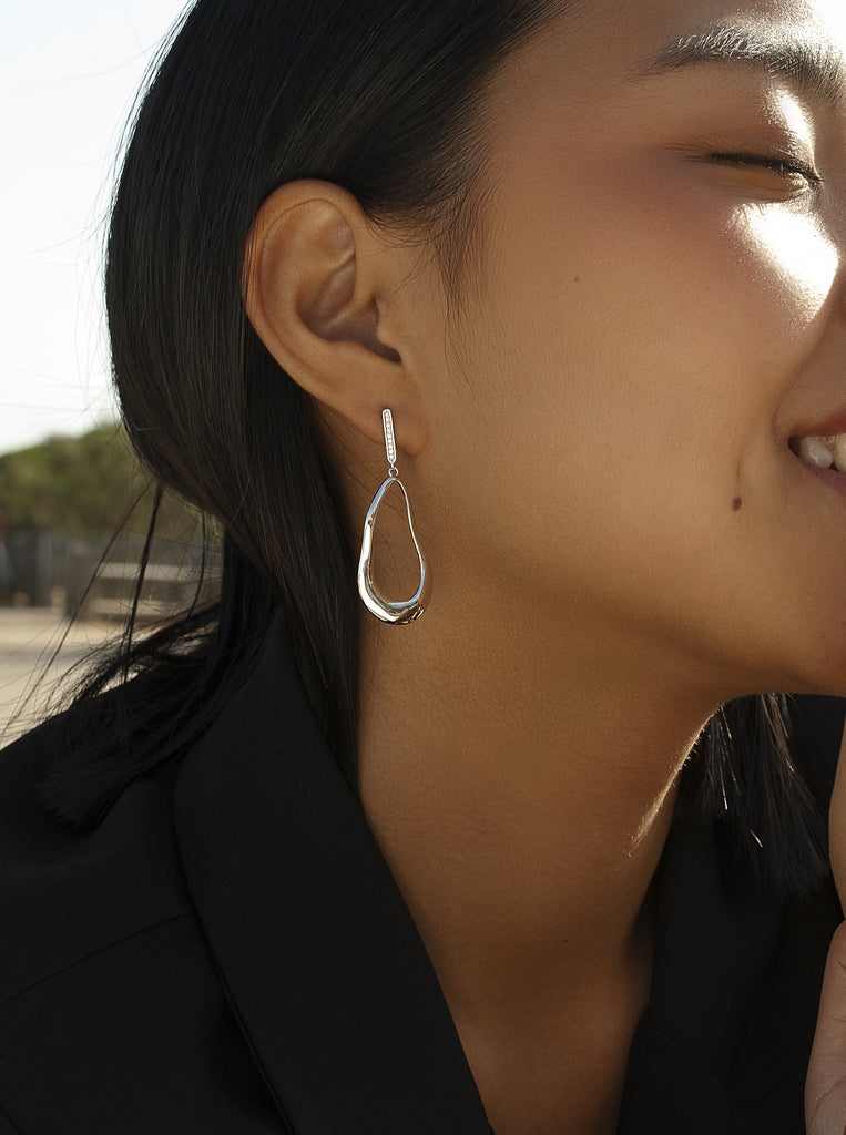 Pendientes largos en forma de gota diseño moderno