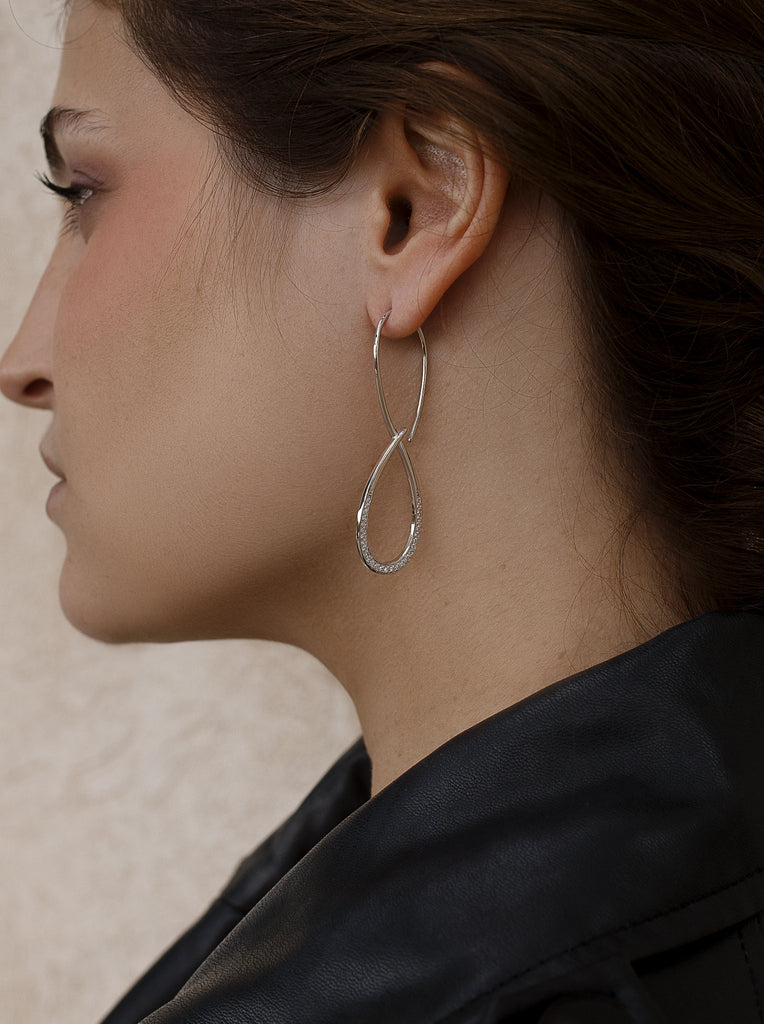 Pendientes originales de plata en forma de gota