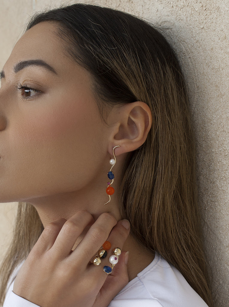 Pendientes originales diseño ondulado tonos vibrantes