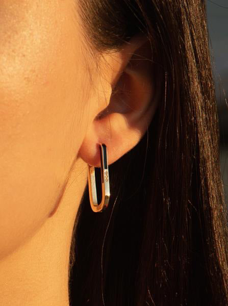 Pendientes originales diseño rectangular con esmalte negro-LINEARGENT