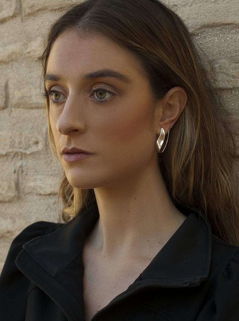 Pendientes originales en forma de curva y envolvente