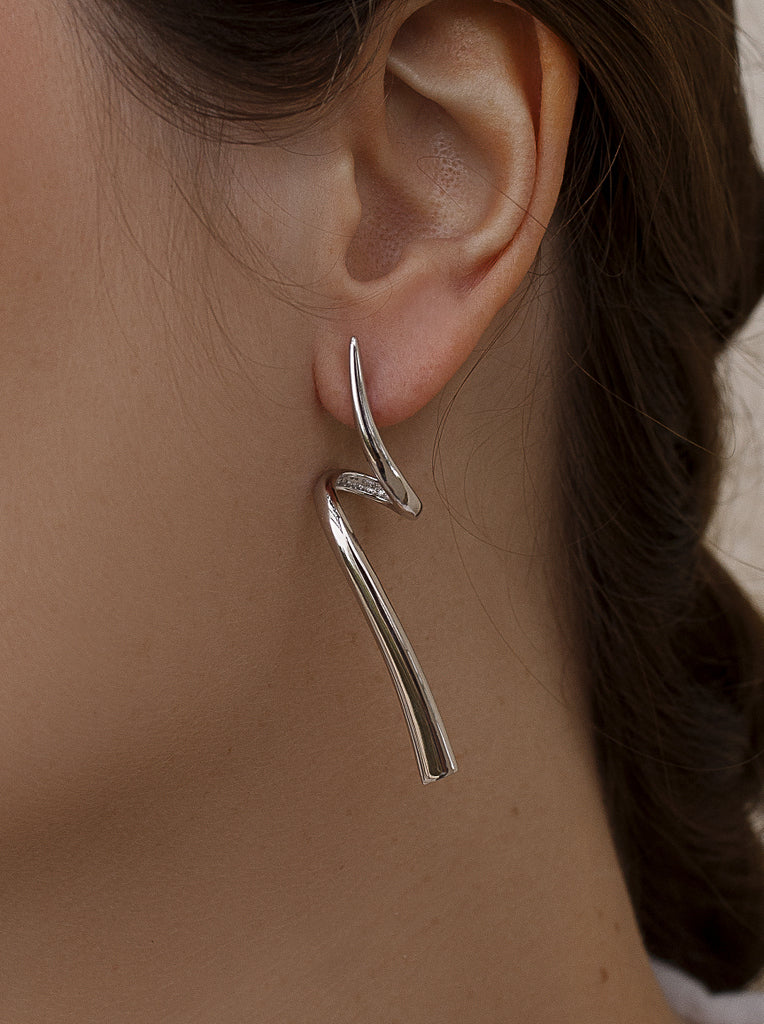 Pendientes originales plata con diseño tirabuzón-LINEARGENT