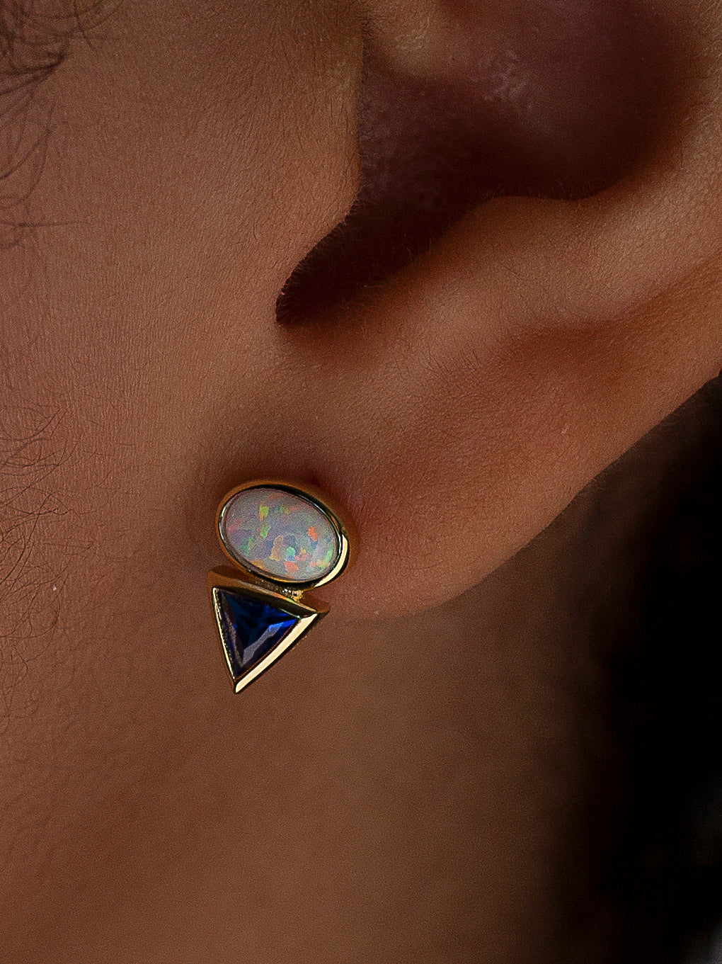 Pendientes pequeños de plata diseño ópalo y zafiro-LINEARGENT