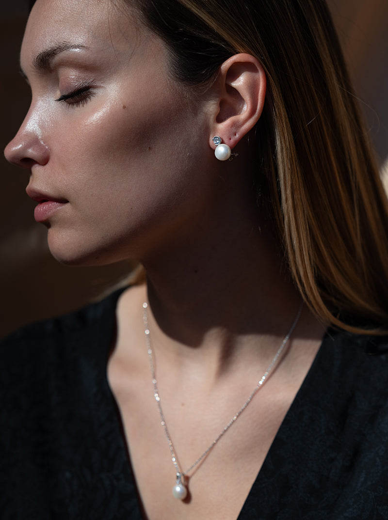 Pendientes perlas estilo tu y yo con perla y circonita talla redonda