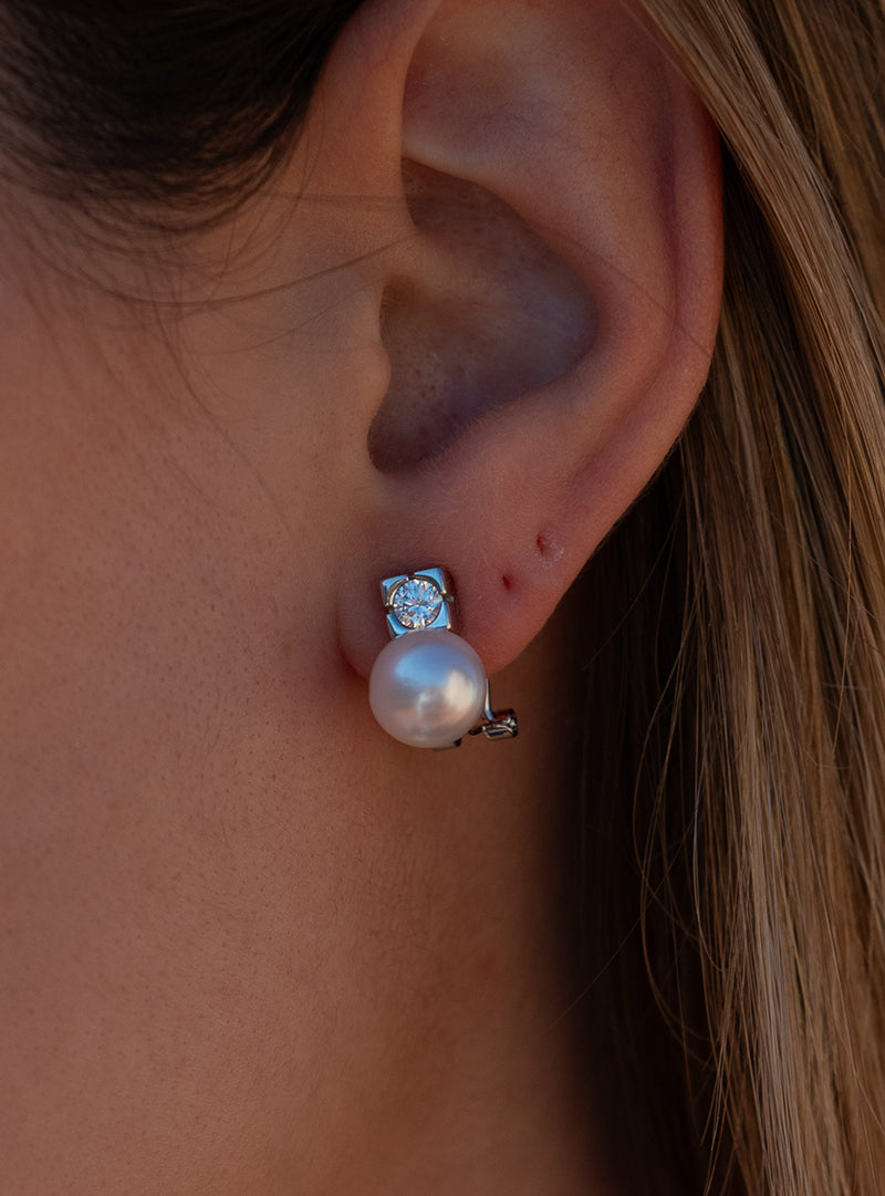 Pendientes tu y yo diseño perla acompañado de un cuarzo adamantino-LINEARGENT