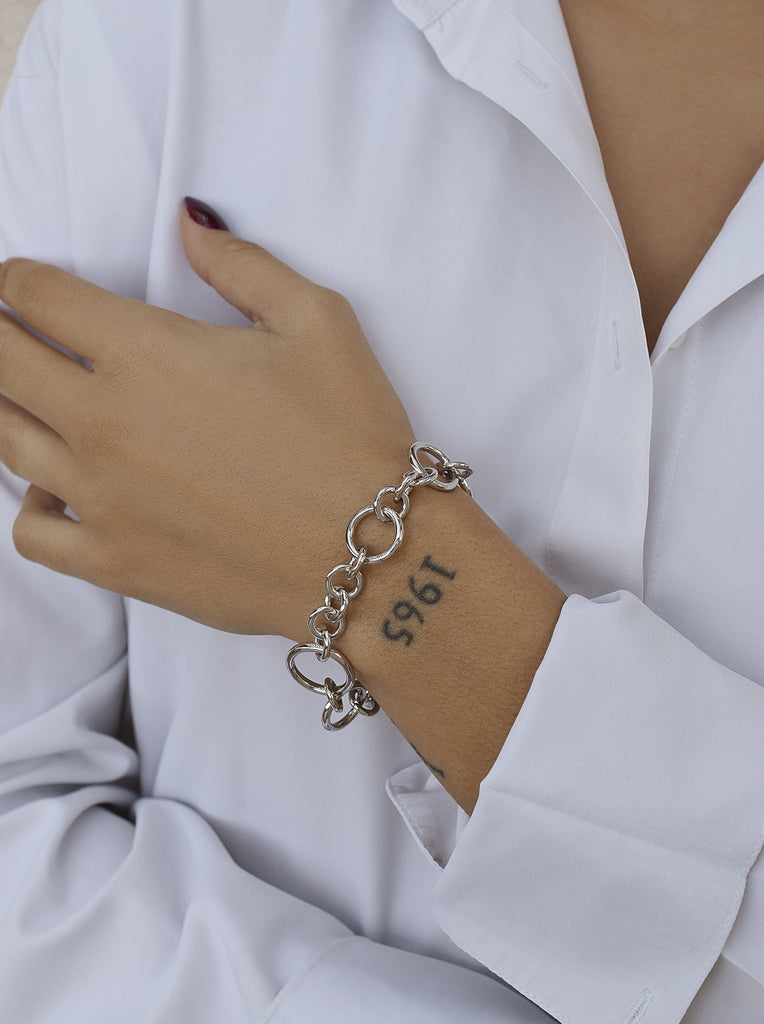 Pulsera eslabones plata diseño dinámico y moderno