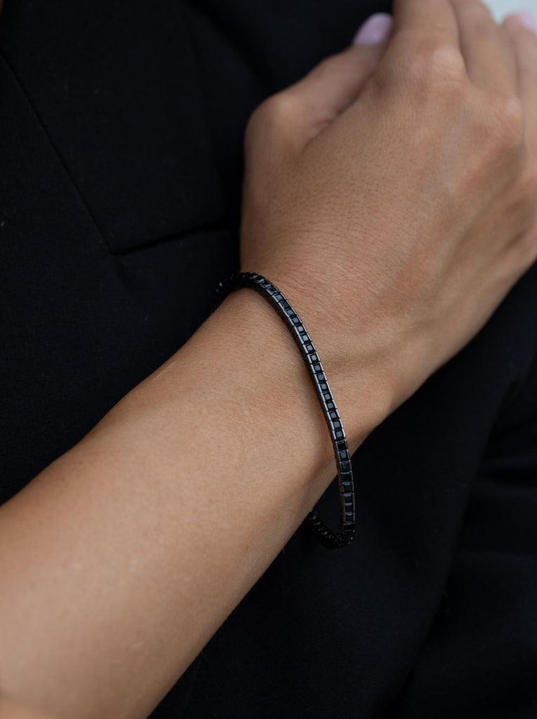 Pulseras riviere de plata con circonitas negras