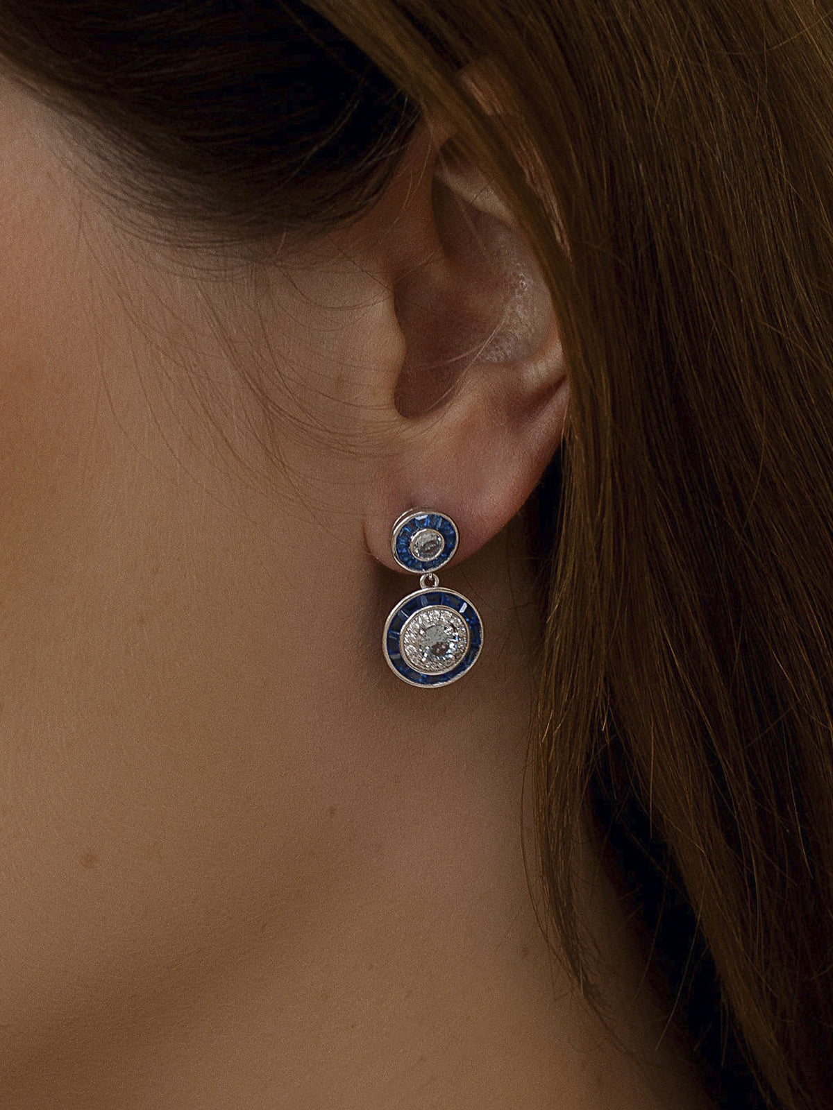 Pendientes de piedras de colores circulares tono azul