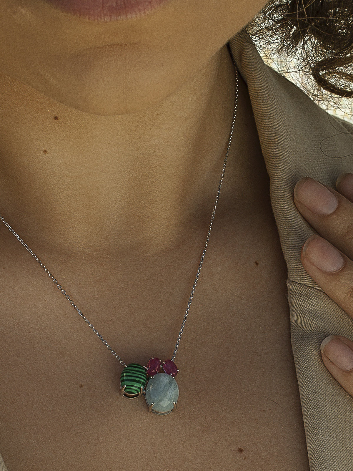 Necklaces with natural stones, multi-shaped design