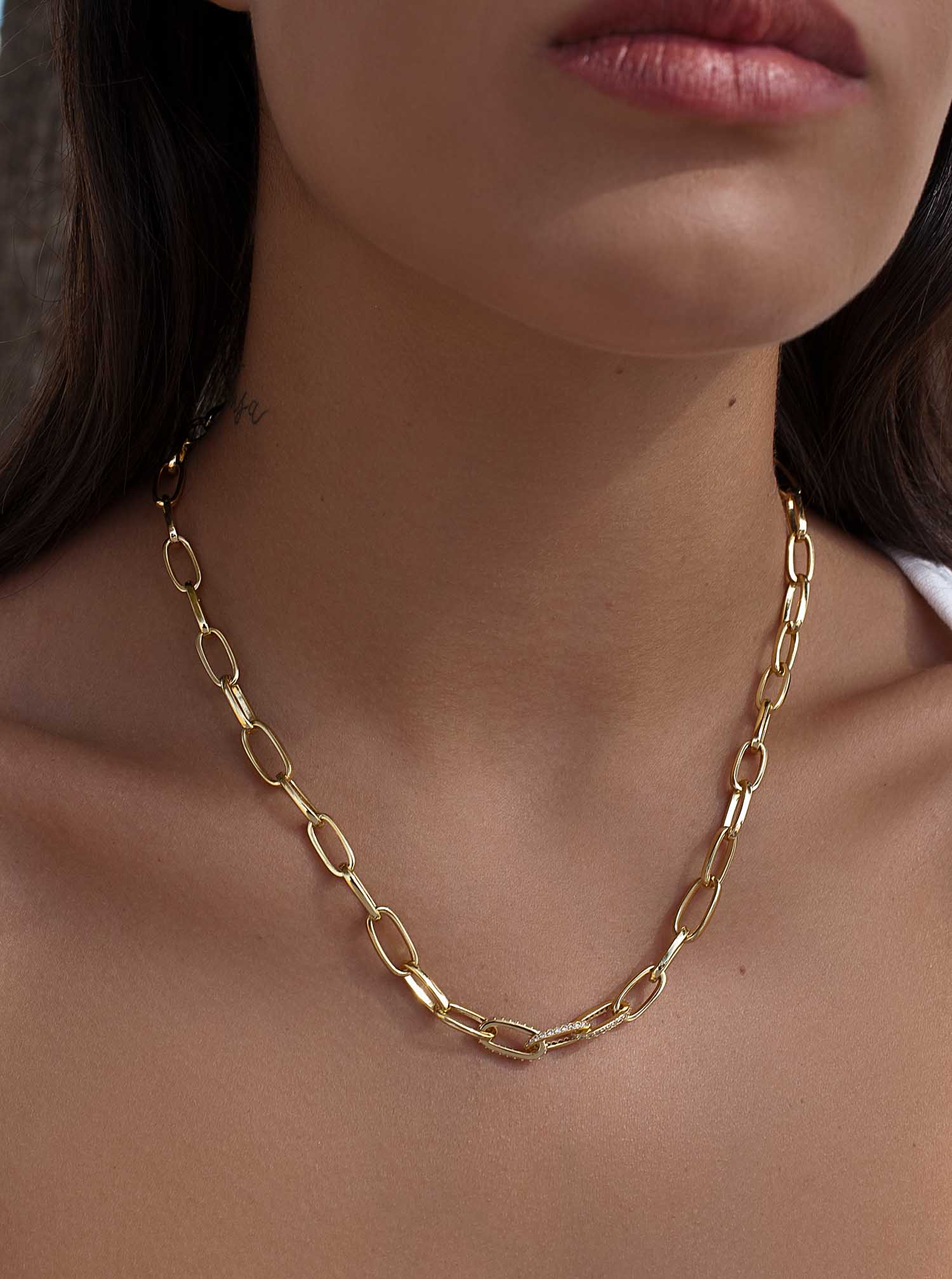 Collar · Collar cadena diseño paper clip con circonitas