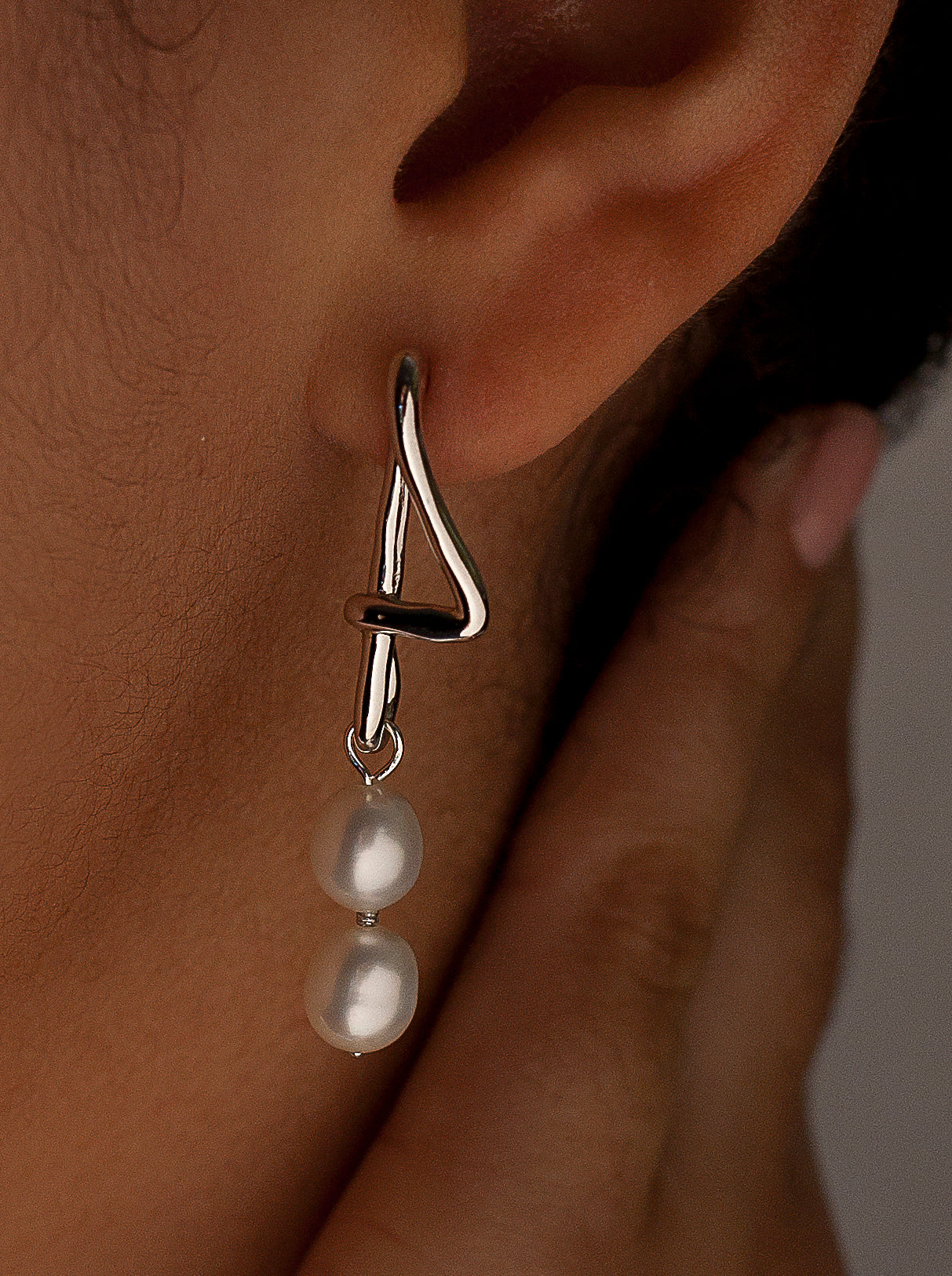 Pendientes perlas de plata con diseño geomérico