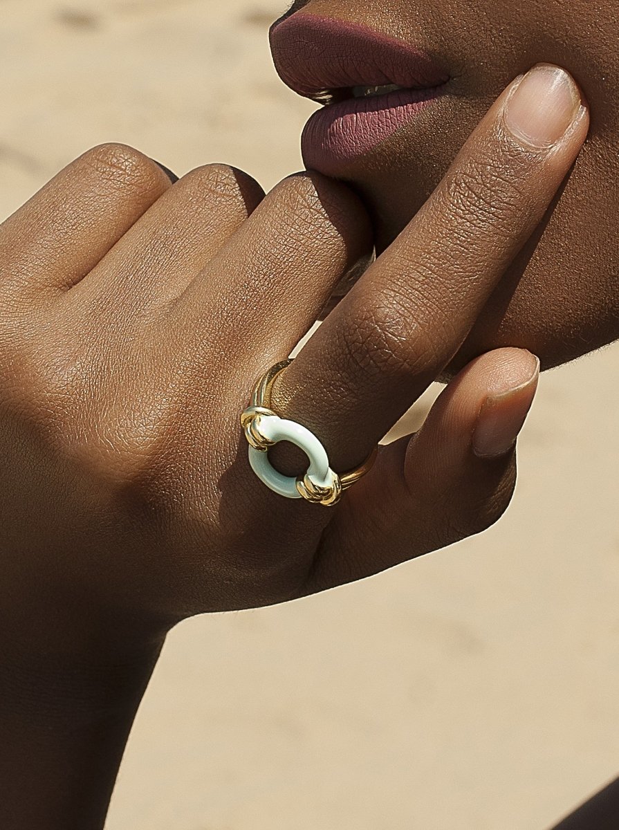 Anillo esmalte diseño círculo azul bañado en oro-LINEARGENT
