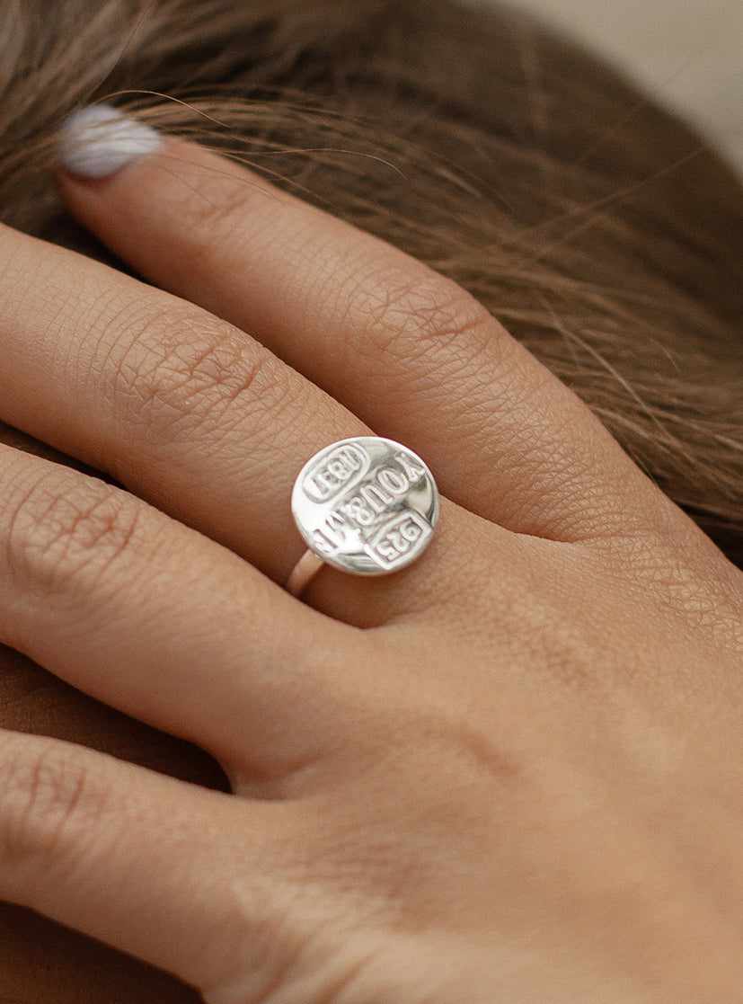 Anillo sello en plata diseño you&me-LINEARGENT