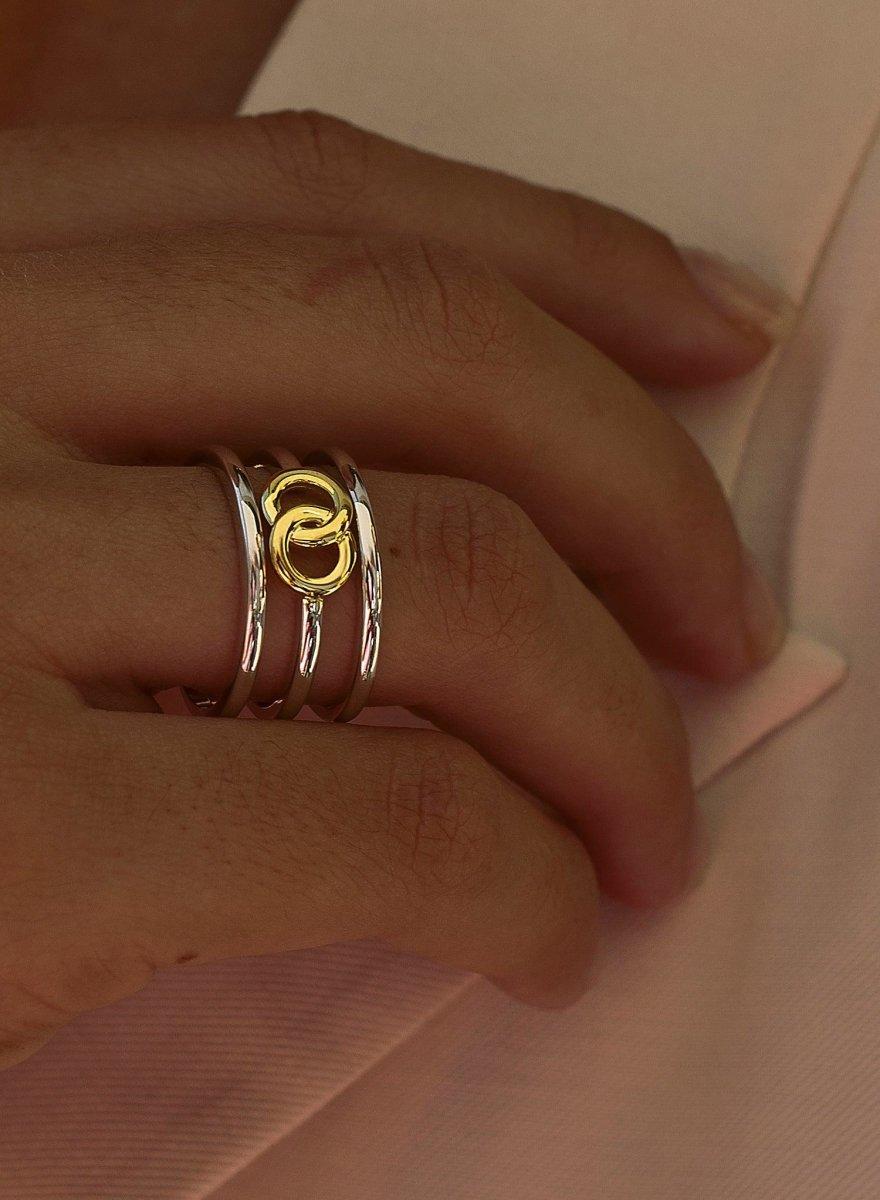 Anillos anchos detalle circular dorado central-LINEARGENT