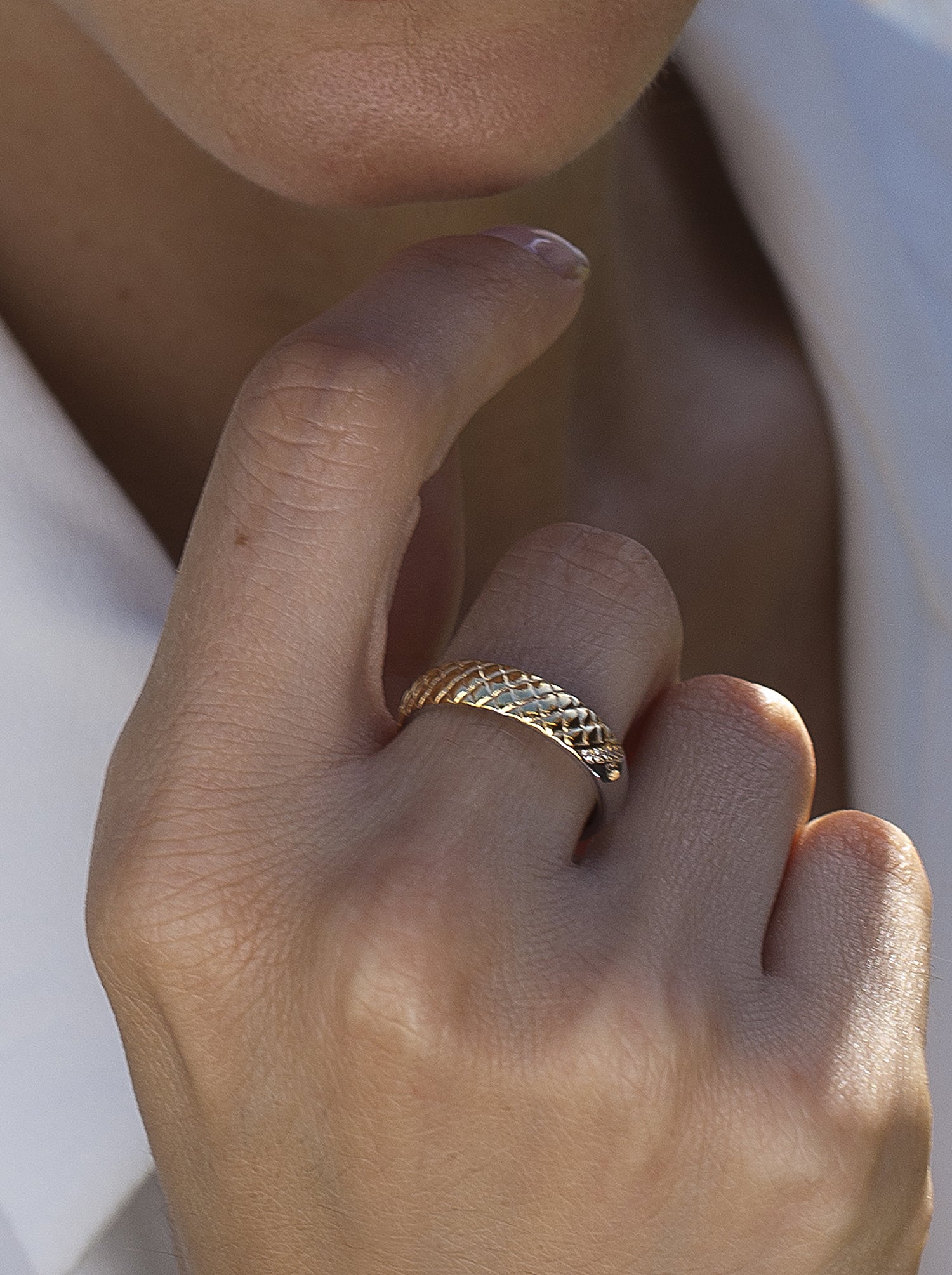 Anillos bicolor de plata diseño textura acolchada