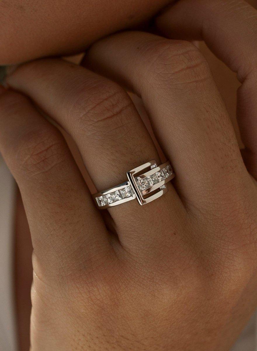 Anillos circonitas diseño hebilla con cuarzo adamantino-LINEARGENT