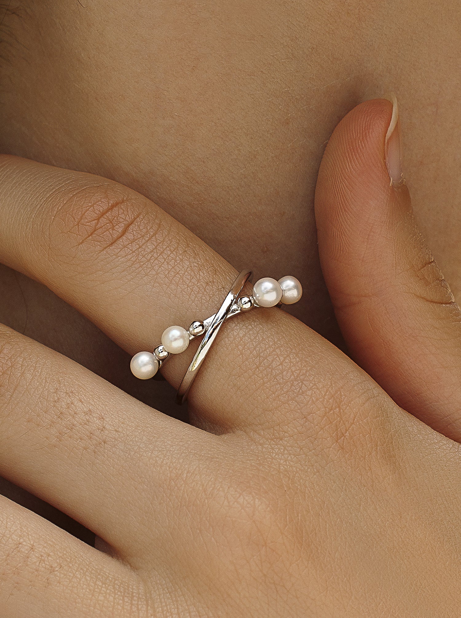 Anillos con perlas con doble raíl cruzado-LINEARGENT