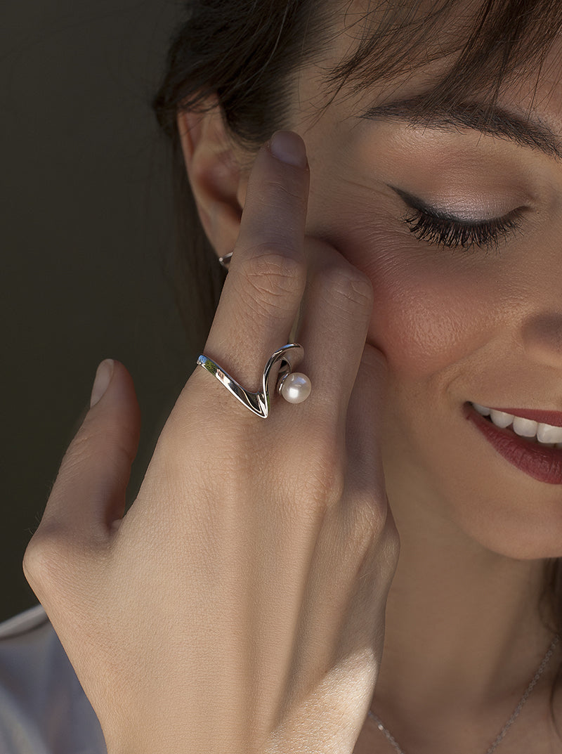 Anillos con perlas diseño serpentina con una perla