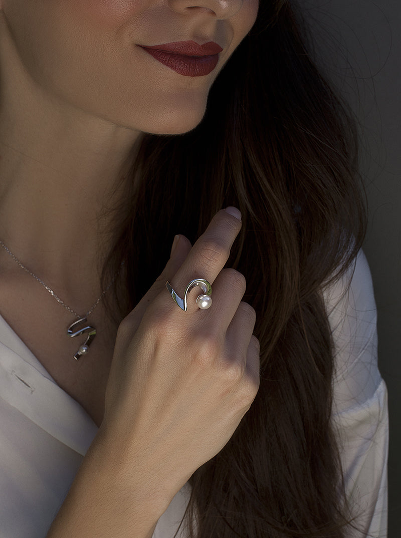 Anillos con perlas diseño serpentina con una perla