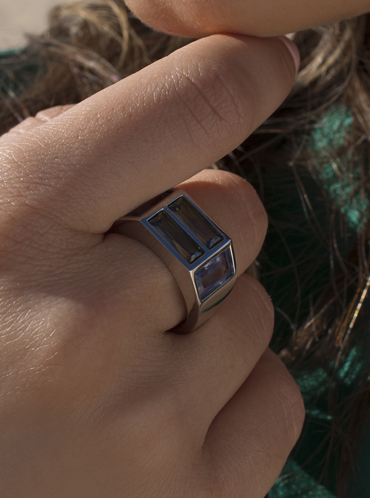 Anillos con piedras en tono lavanda y oliva de plata-LINEARGENT