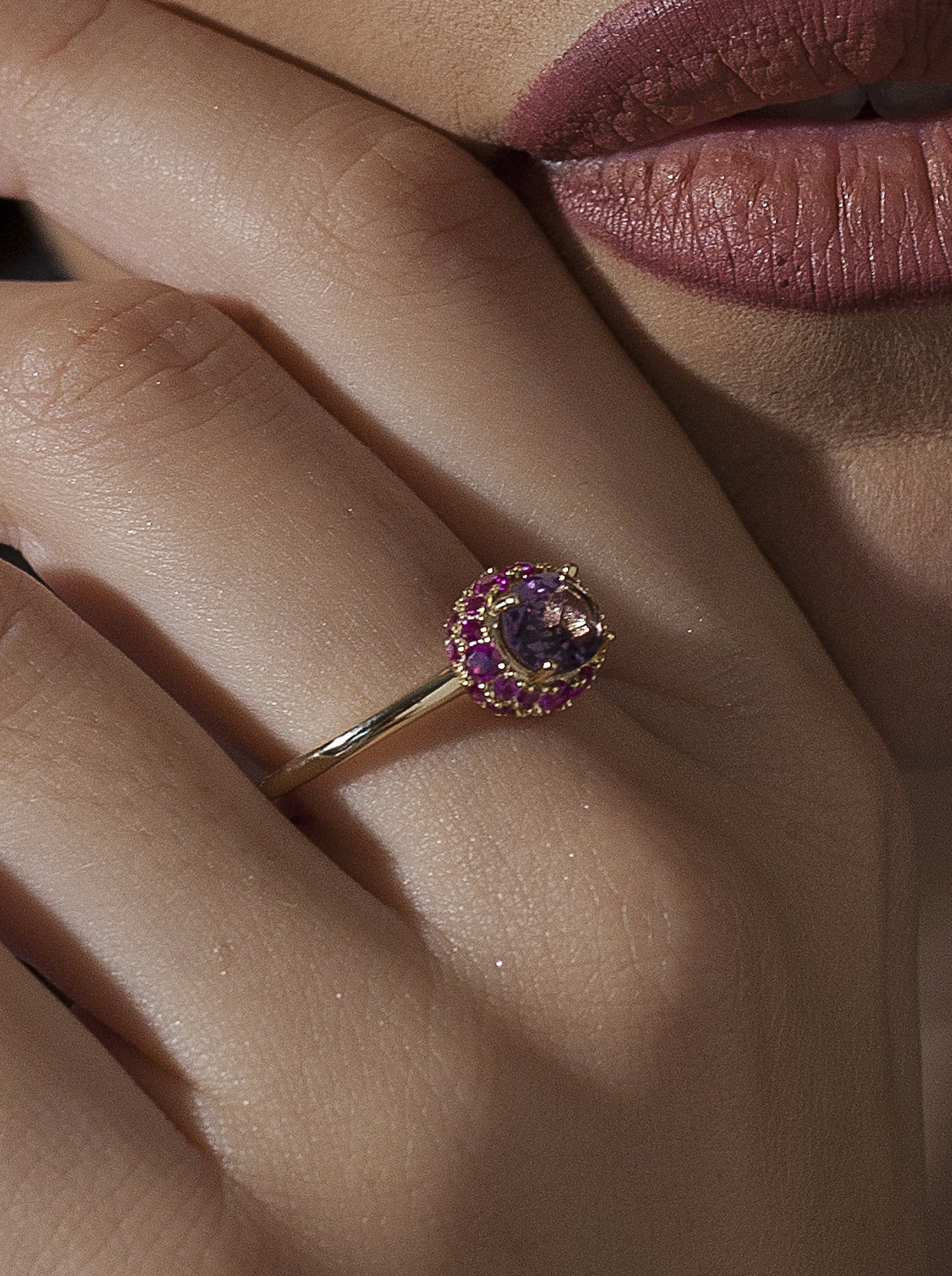 Anillos con piedras motivo central en tonos violeta y rosados-LINEARGENT