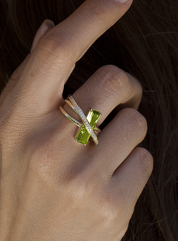 Anillos con piedras talla esmerlada tono pistacho-LINEARGENT