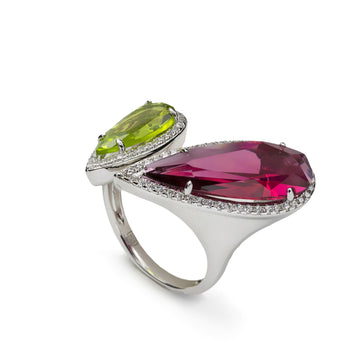 Anillos con piedras talla pera en tonos rojo y lima