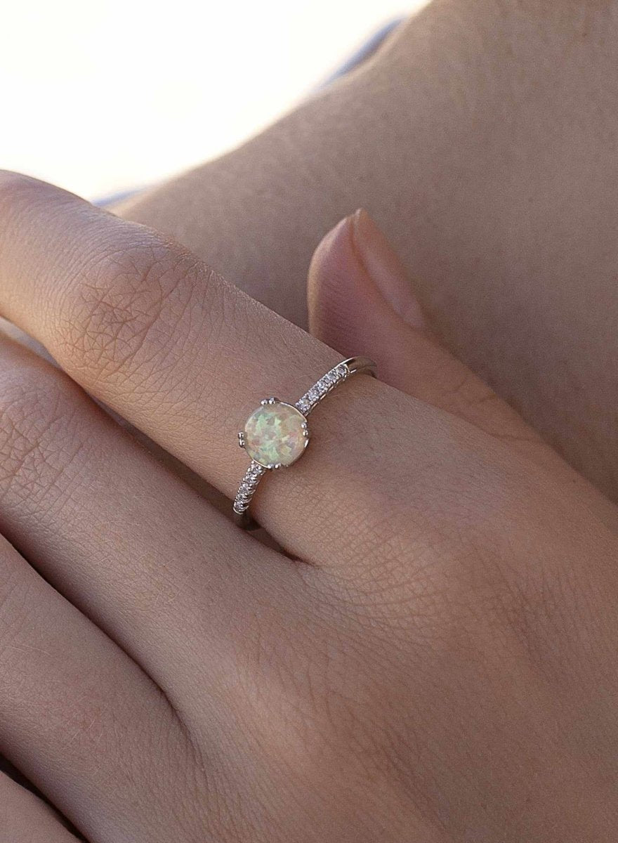Anillos finos diseño circular estilo ópalo con circonitas-LINEARGENT