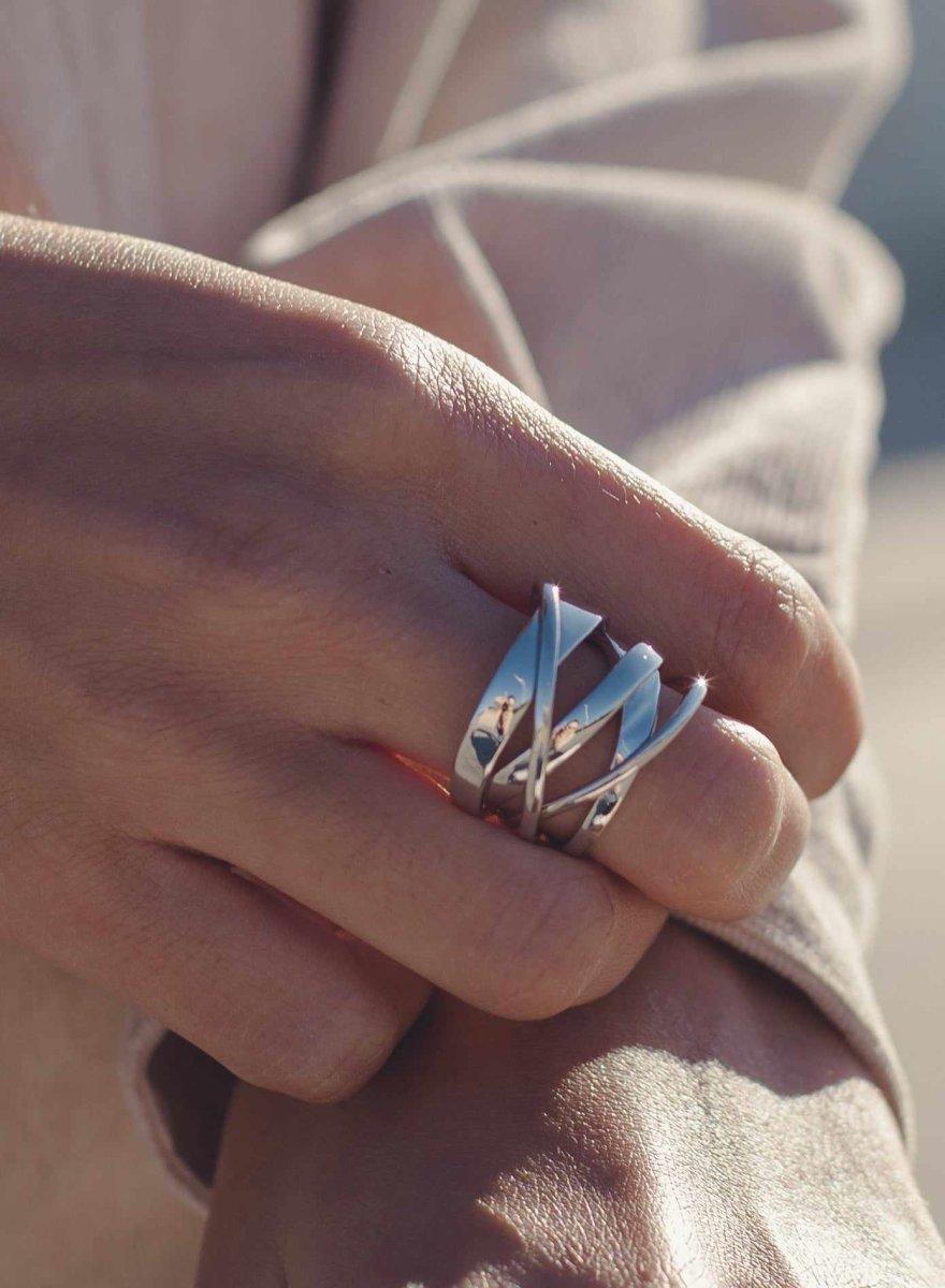 Anillos grandes de plata irregular entrelazado-LINEARGENT