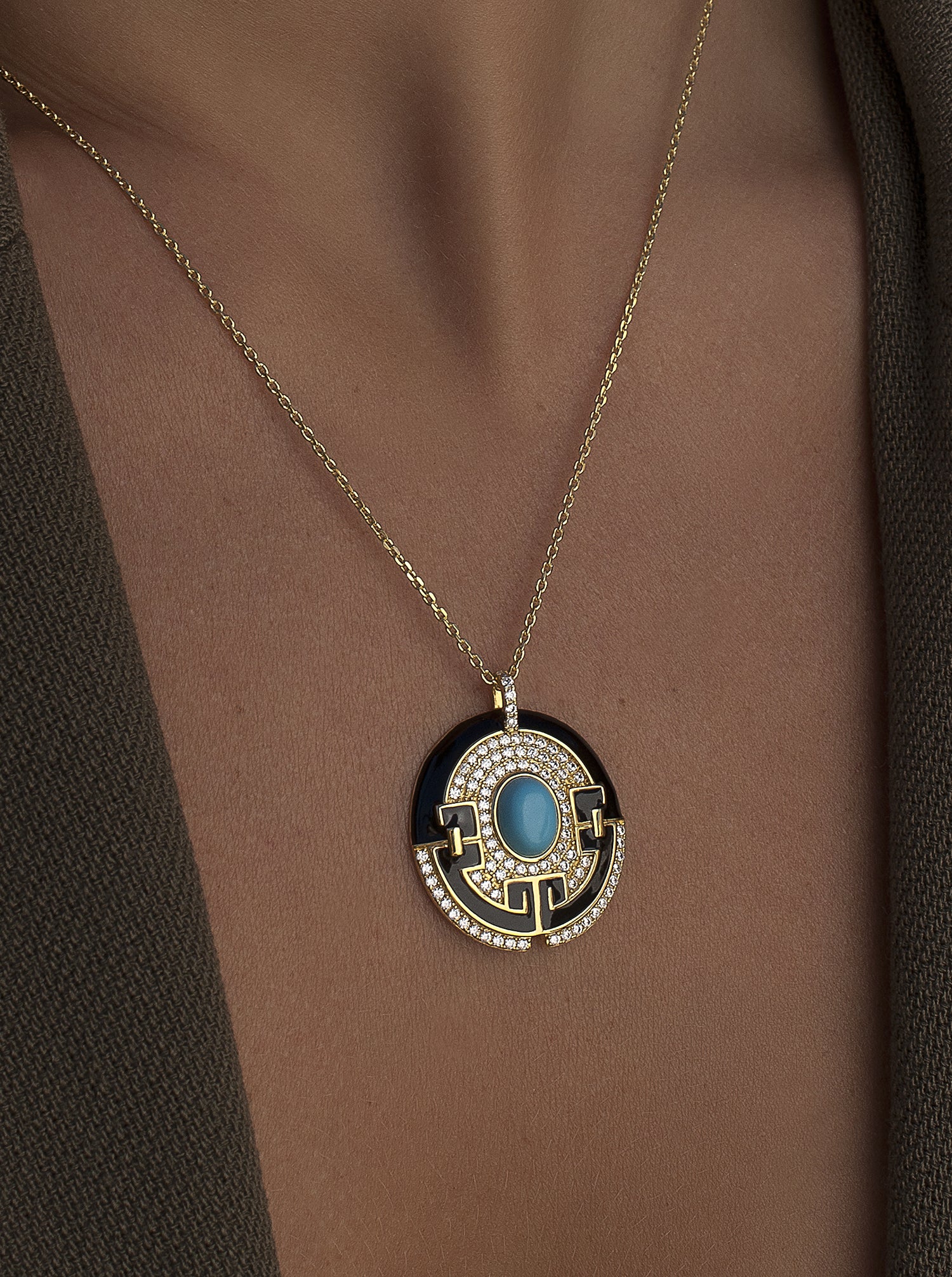 Collar medalla de diseño circular con circonitas y esmalte-LINEARGENT