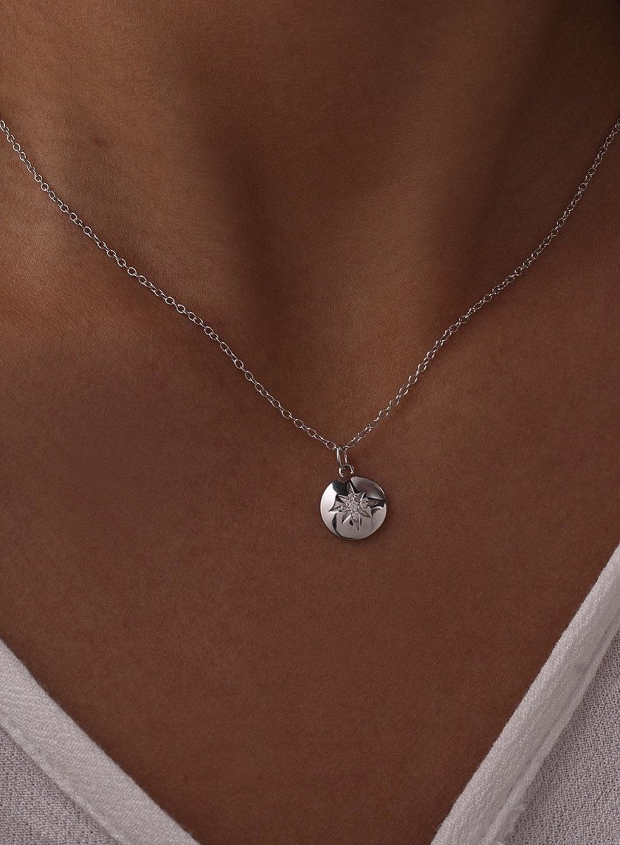 Collar medalla en plata diseño destello circonita-LINEARGENT