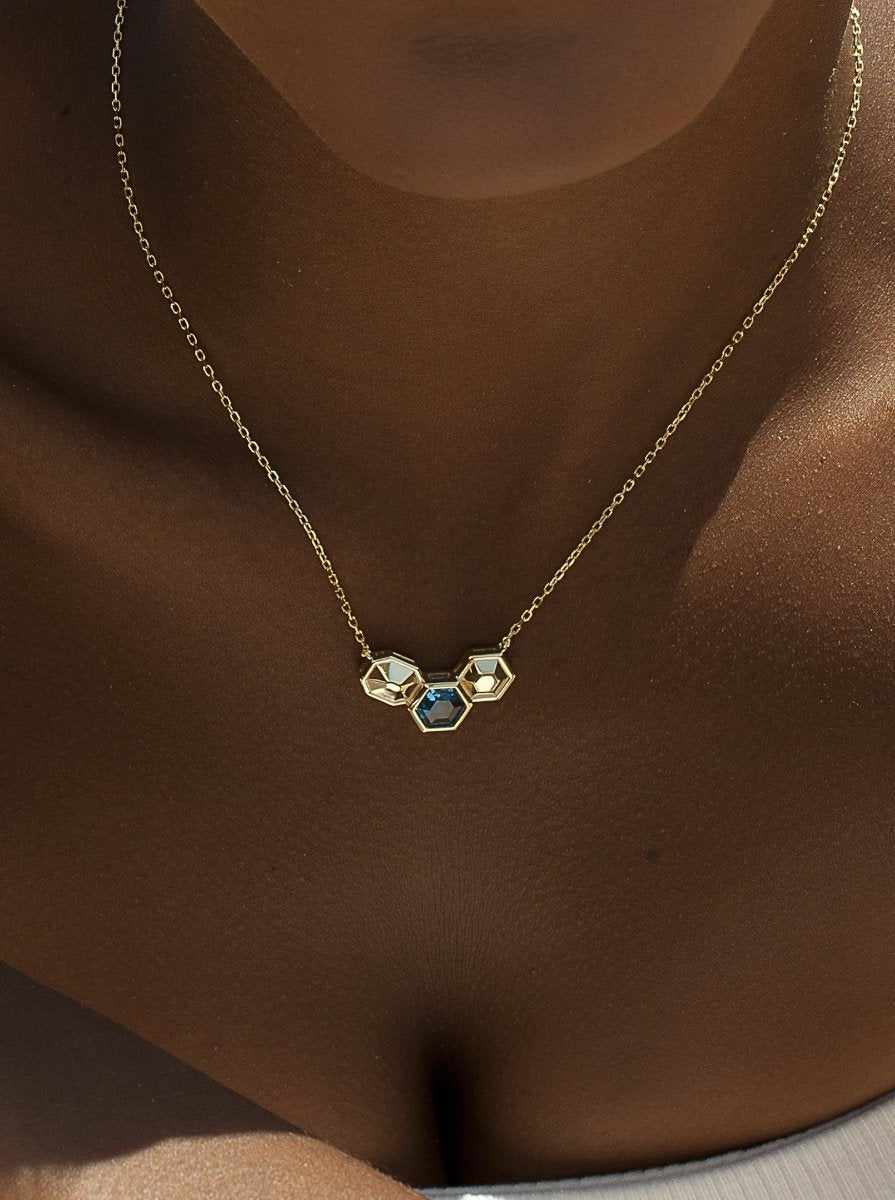 Collares con piedras tono azul diseño triple motivo hexagonal-LINEARGENT