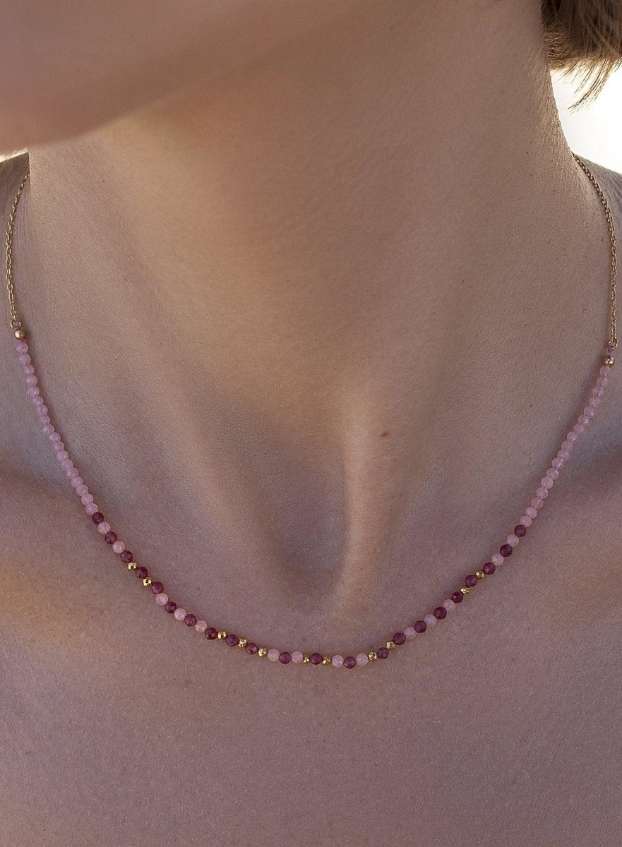 Collares cortos con bolitas de cuarzo rosa-LINEARGENT
