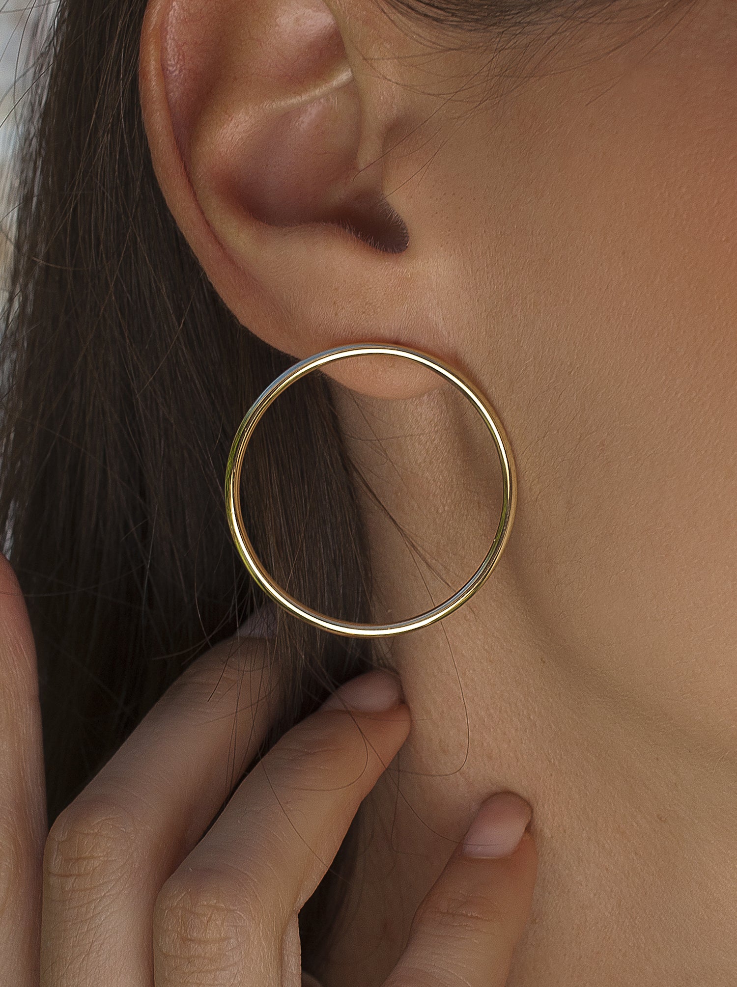 Pendientes aro de plata bañada en oro diseño circular-LINEARGENT