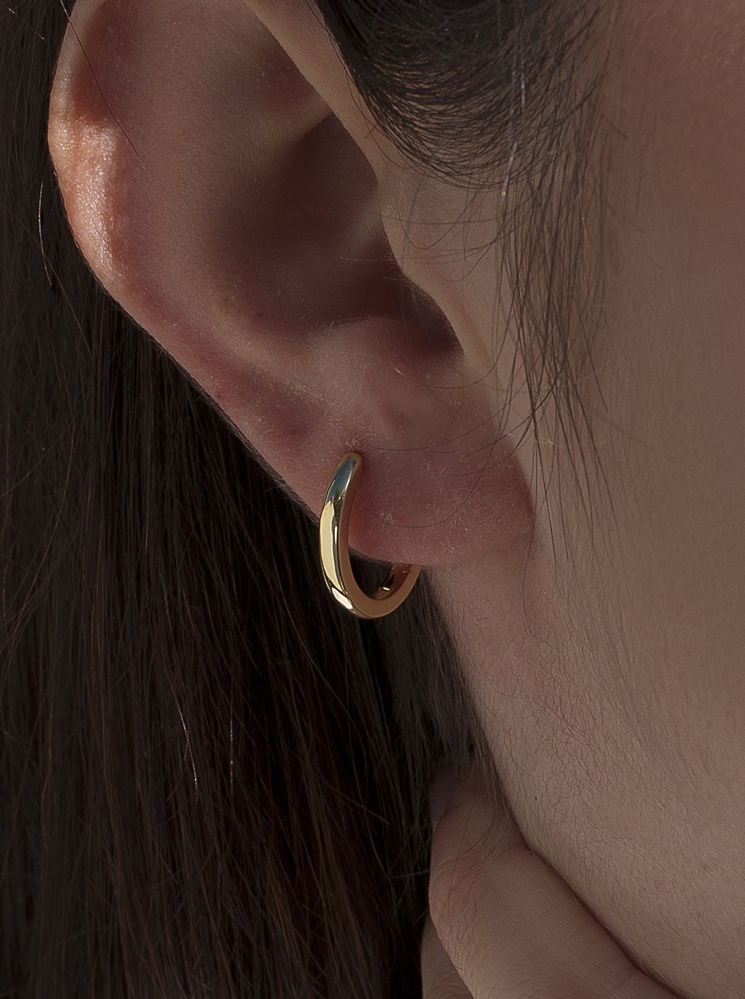 Pendientes aro pequeños de plata bañada en oro diseño ovalado